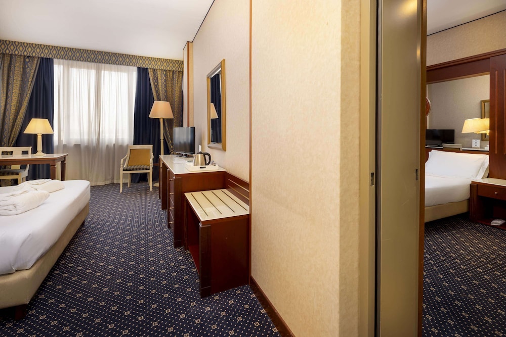 Standard Room, Multiple Beds, Connecting Rooms - Photo 1
