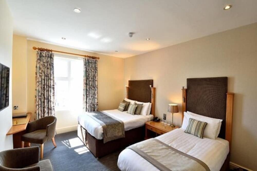 Family Room - 3 adults or 2 adults + 1 child or 2 adults +2 children (one child sharing adults bed) - Photo 2