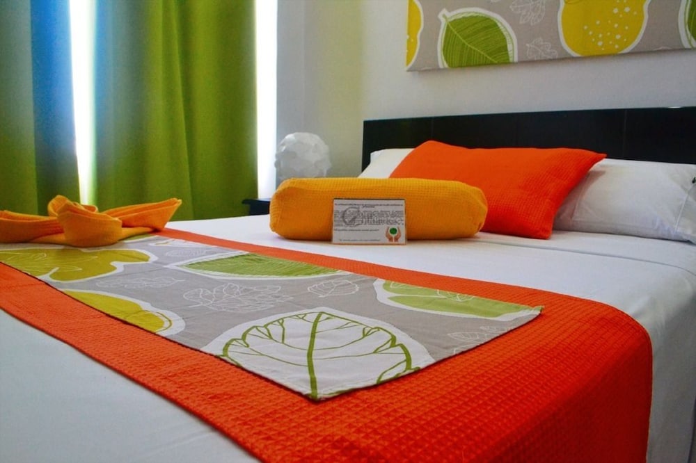 Single Room (Air Conditioner) photo 2