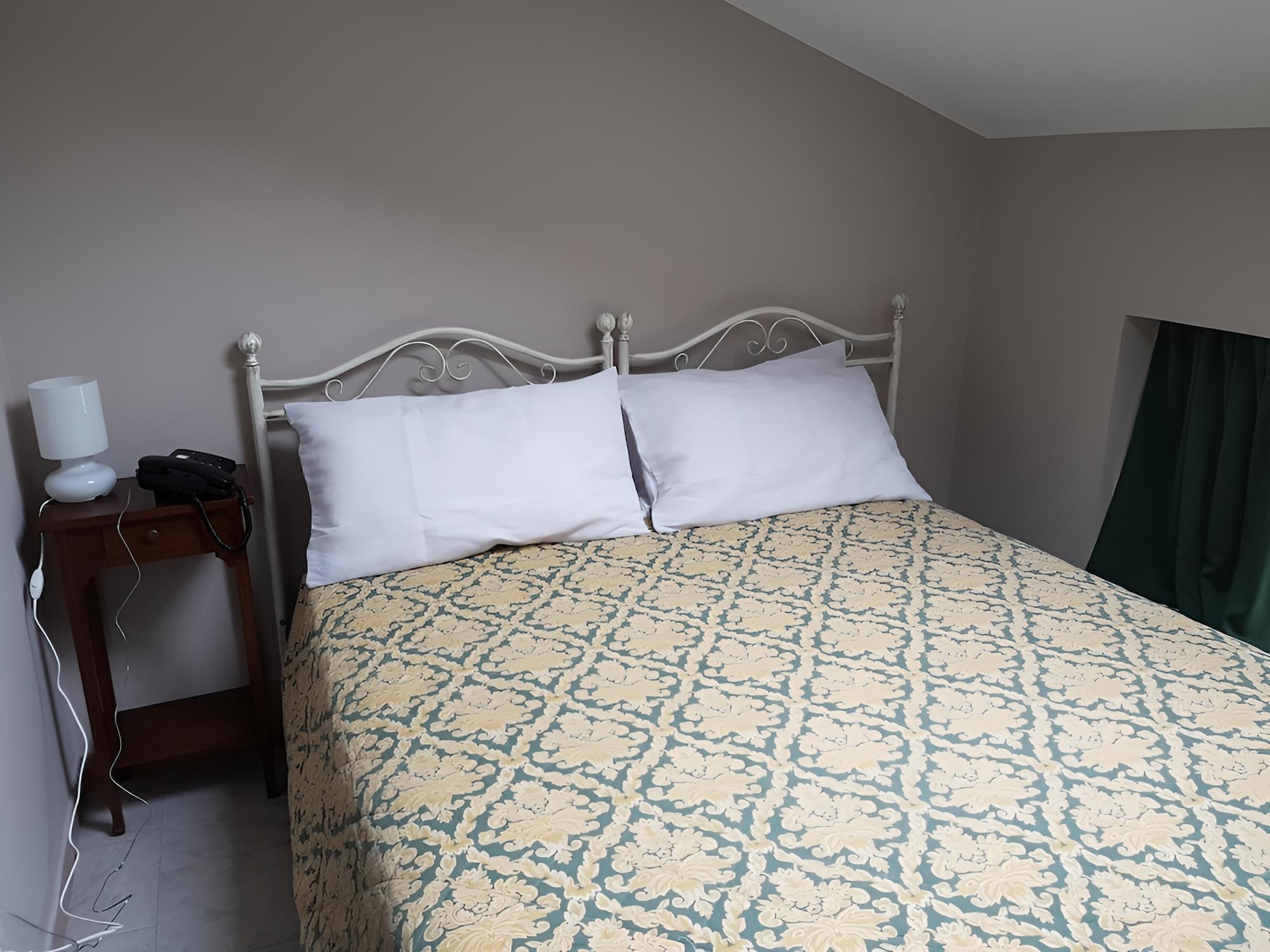 Single Room, Ensuite photo 1