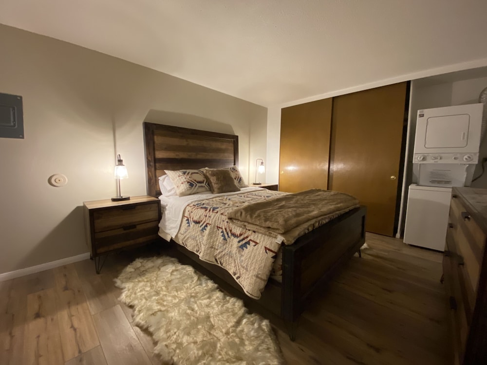 Condo, Multiple Beds, Fireplace, Mountain View (Sierra Manors #098)