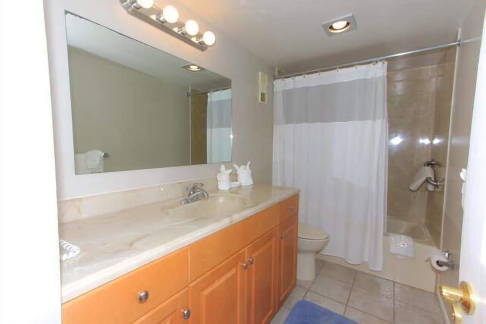 1-bedr. Gulf Front Corner apt. NO PETS photo 2