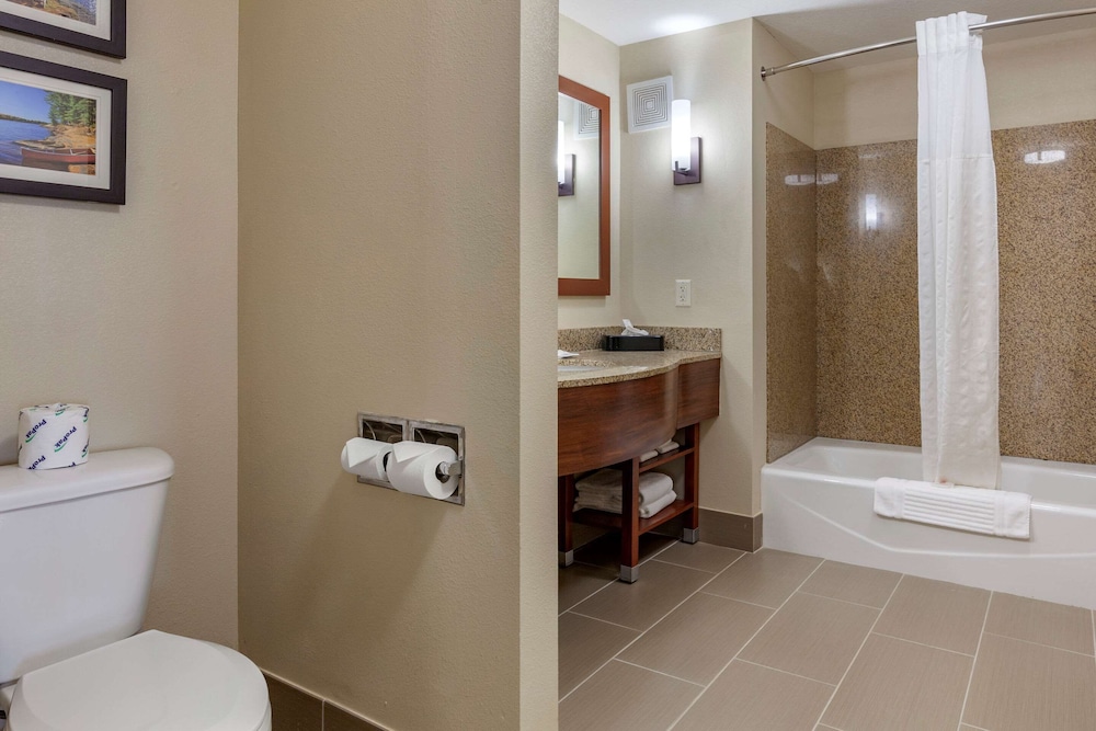 Suite, Multiple Beds, Accessible, Non Smoking (Efficiency) photo 2