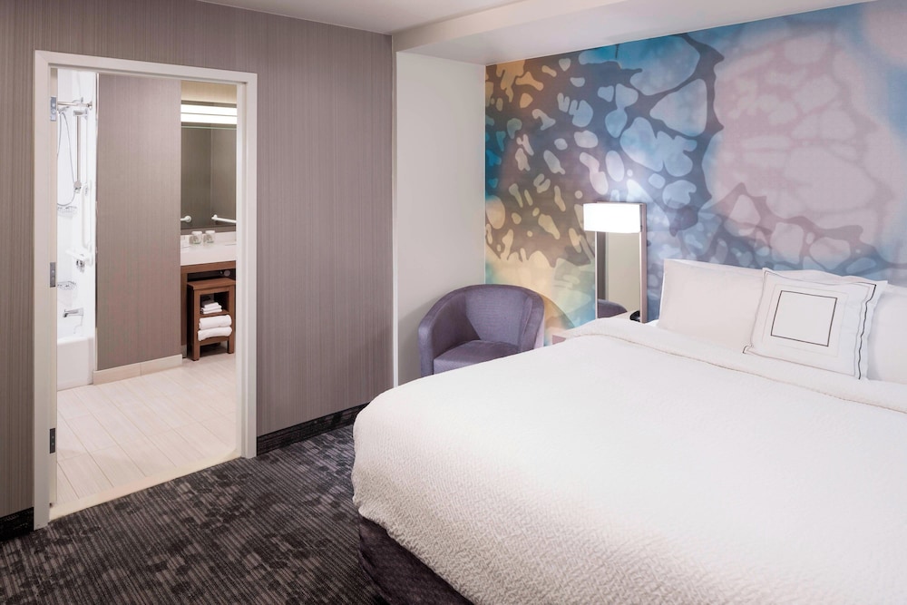 Suite, 1 Bedroom (Mobility/Hearing Accessible, Tub)