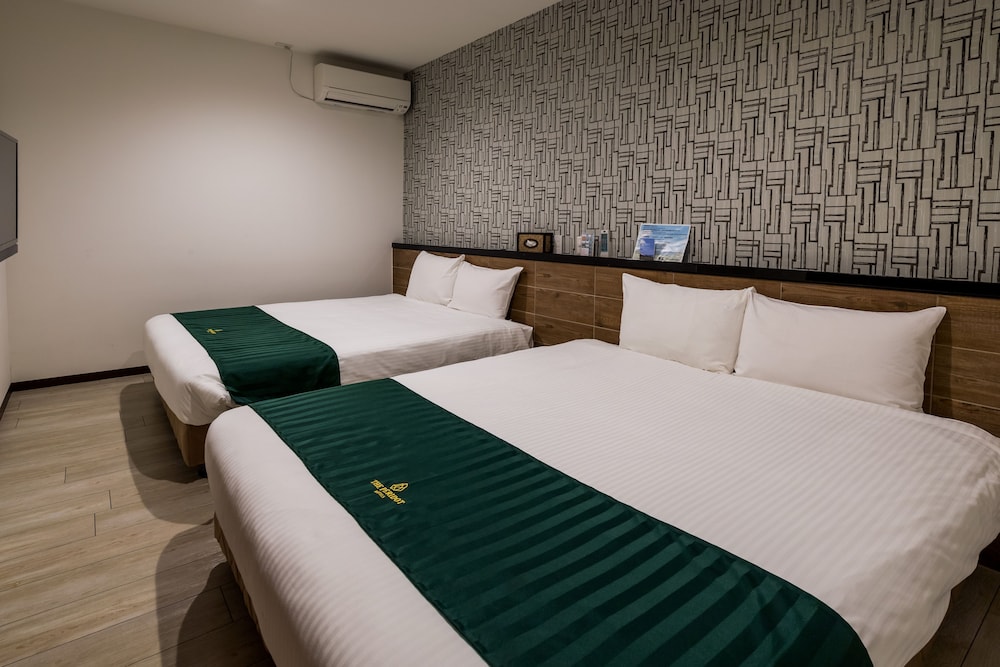 Deluxe Japanese Western Style Room with Sea View photo 2