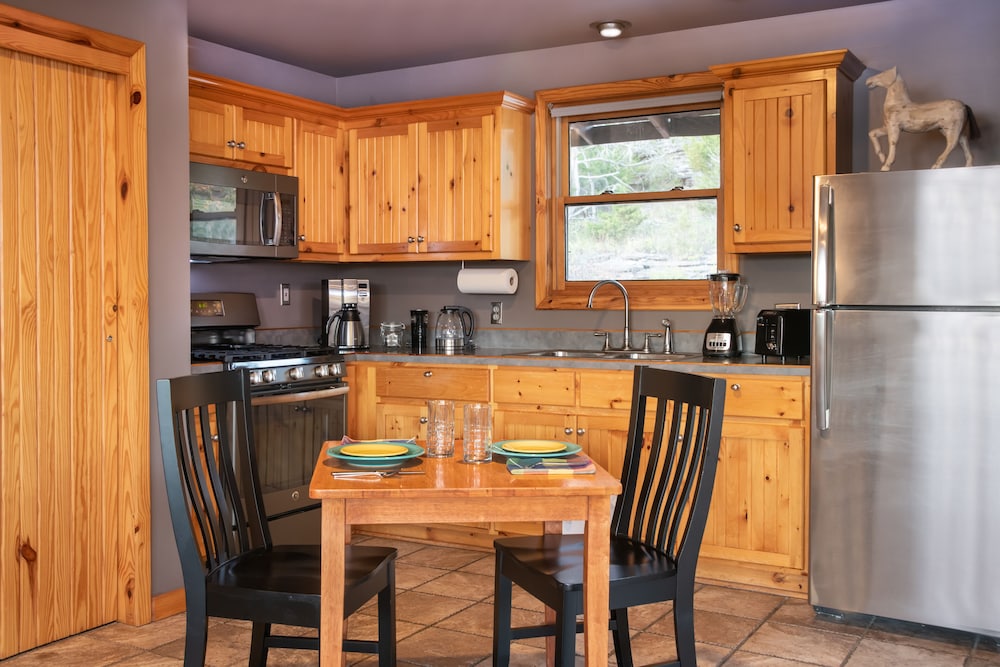 A Private Lakeview Suite photo 2