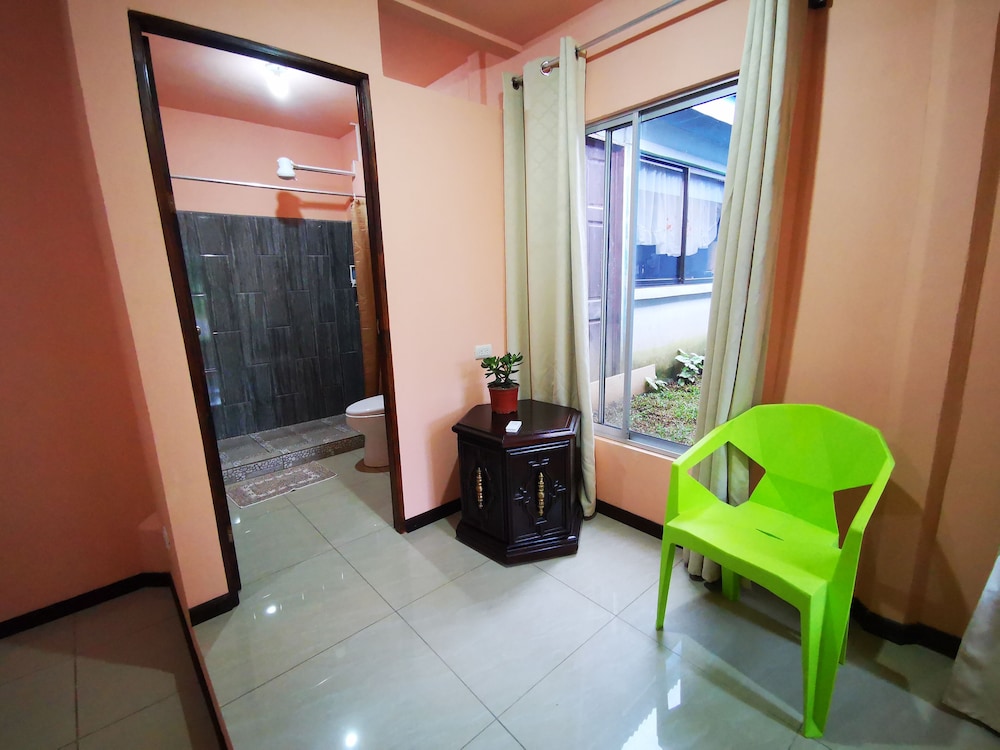 Standard Room, 1 Queen Bed, Garden View - Photo 4