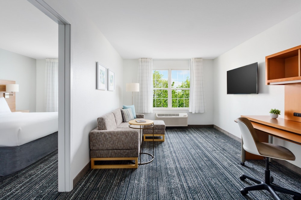 Suite, 1 Bedroom - Photo 4