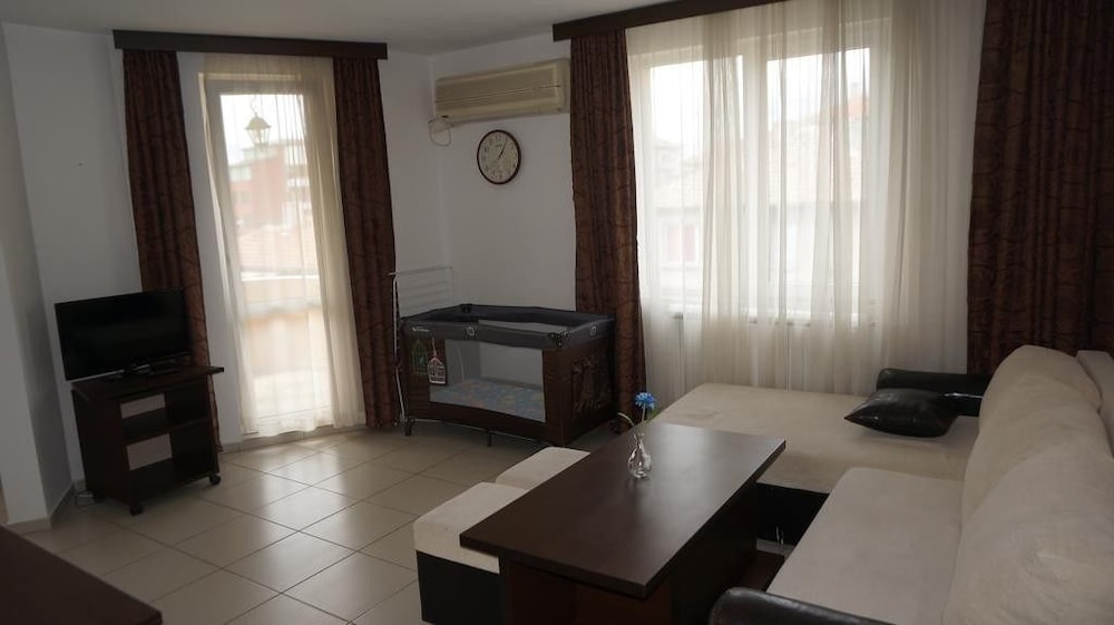 Standard Studio, 1 Double Bed with Sofa bed photo 2