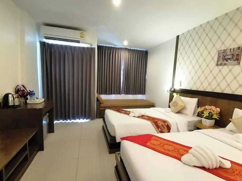 Deluxe Room - Photo 1