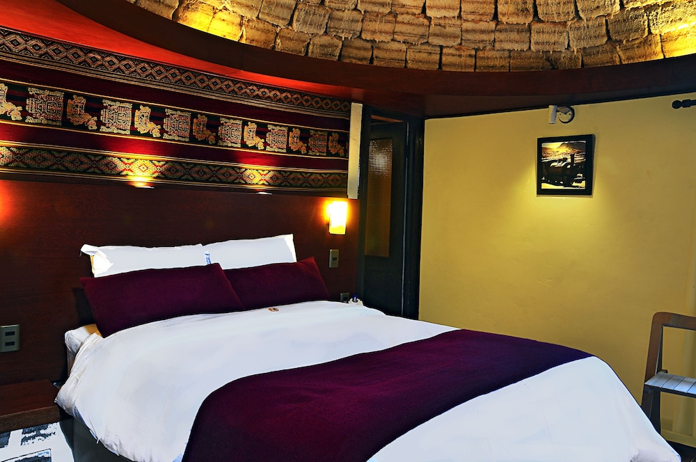 Superior Room, 1 Queen Bed, Mountain View photo 2
