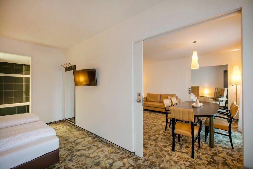 Apartment - Photo 3