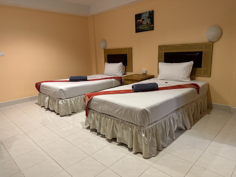 Twin Room - Photo 2