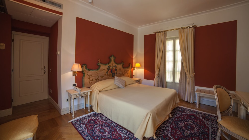 Queen Room - Photo 7