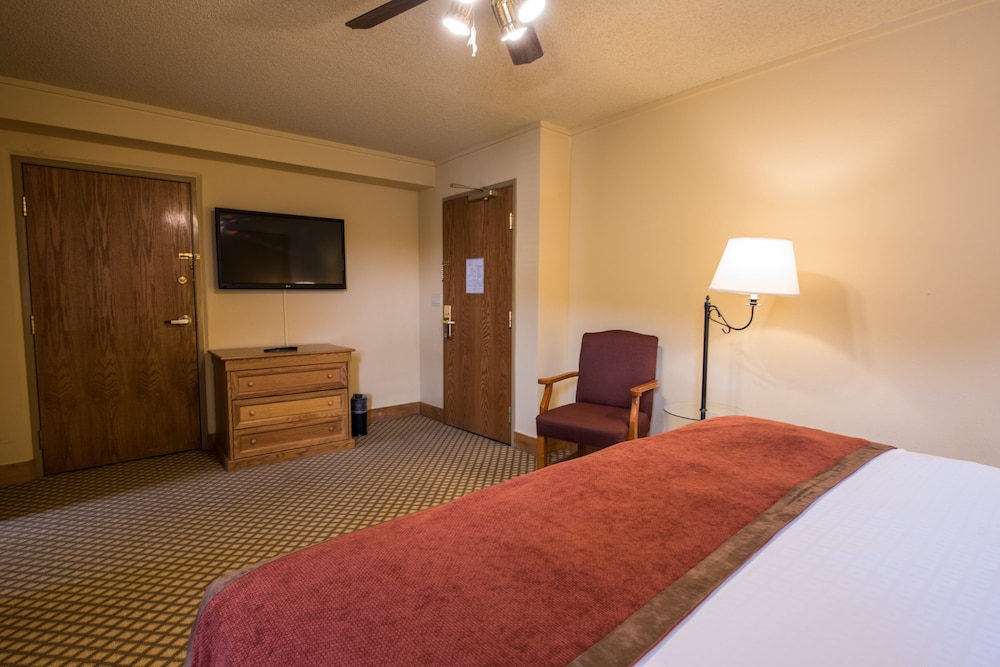 Corner King Suite - Photo 3