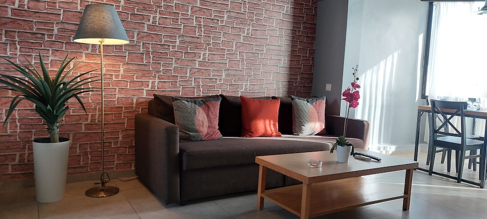 Executive Suite - Photo 12