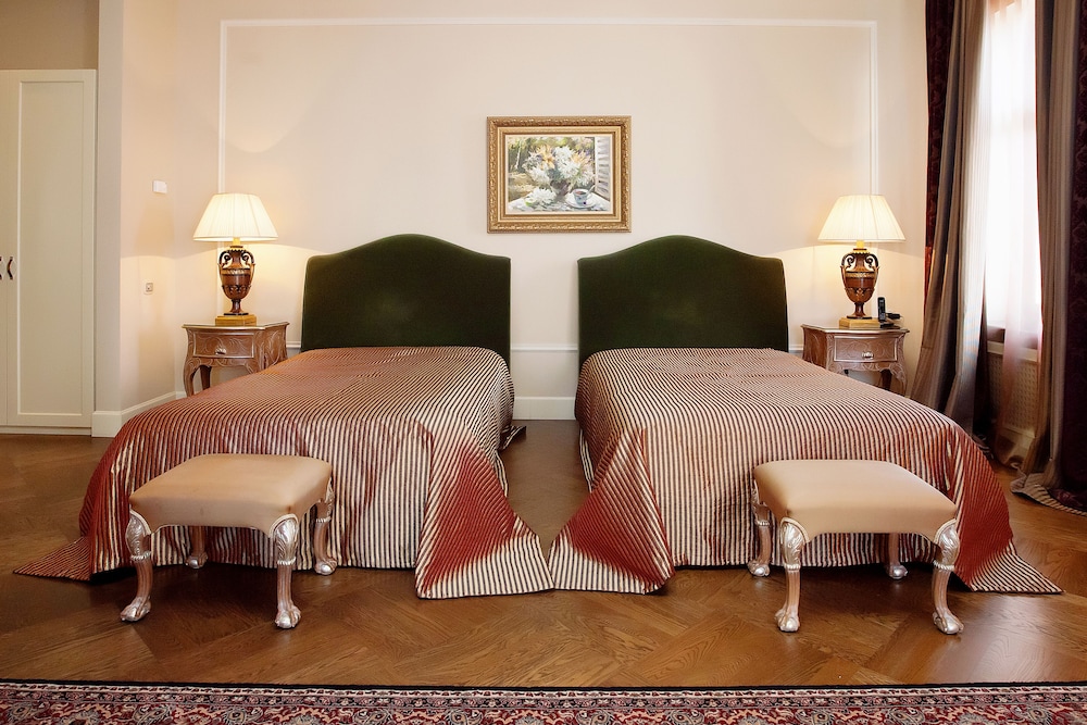 Deluxe Twin Room photo 3