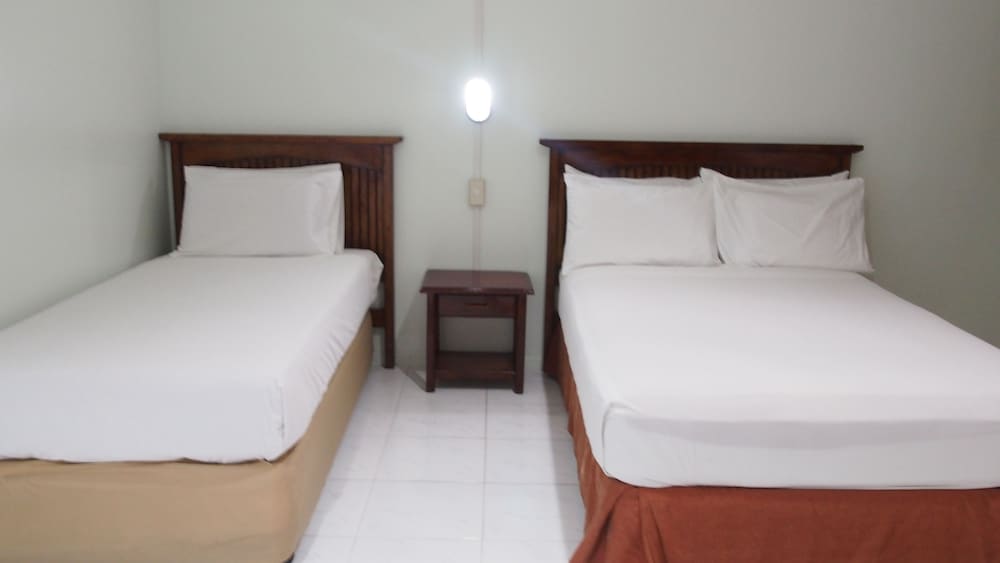 Superior Triple Room, Multiple Beds photo 2