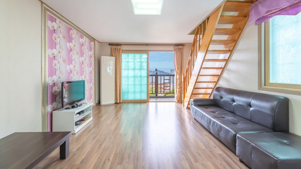 Basic Room, 1 Bedroom (B3)