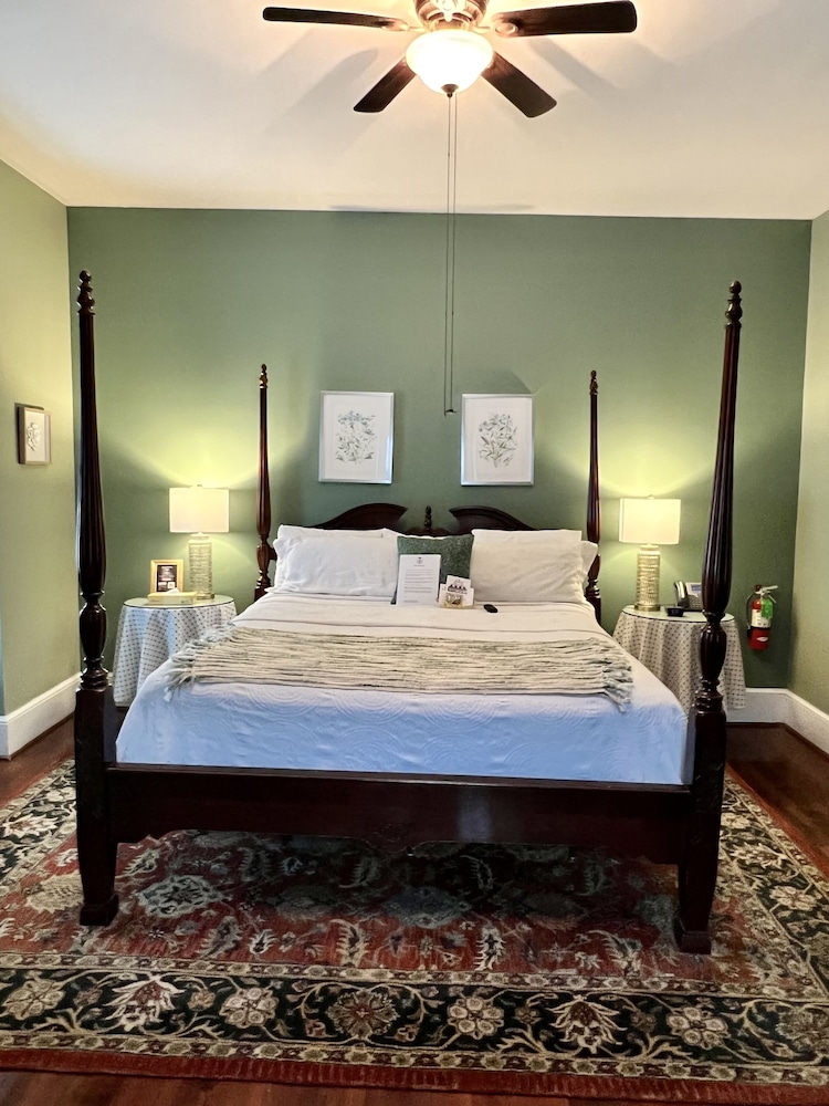 Standard Room photo 2