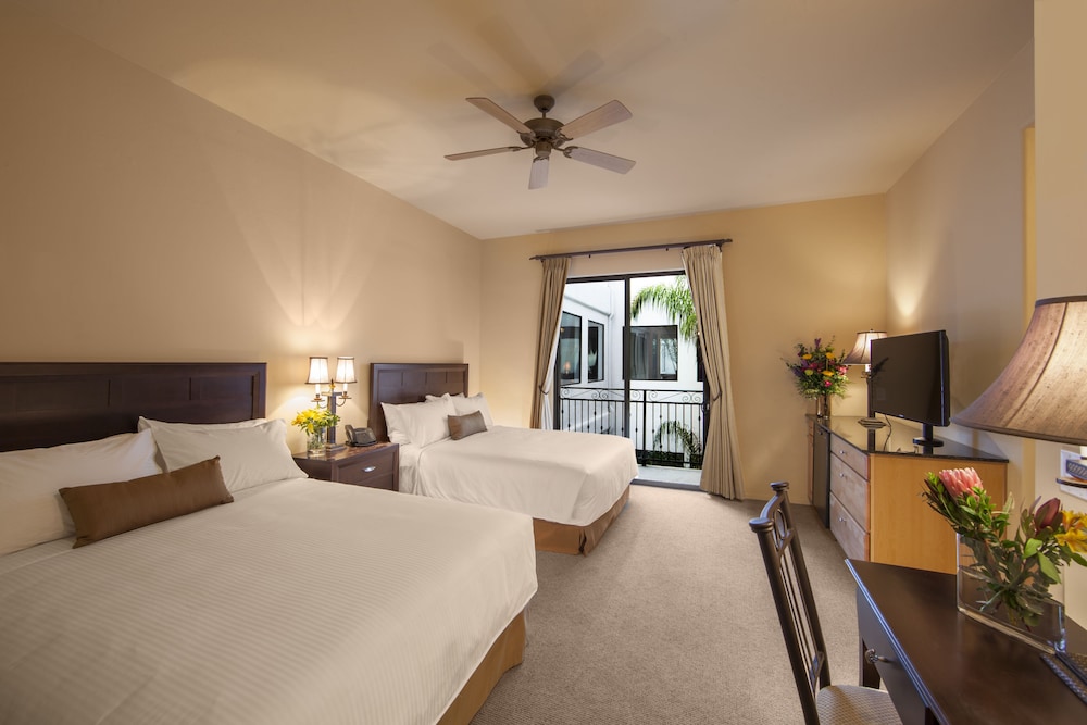 Standard Room, 2 Queen Beds, Non Smoking - Photo 1