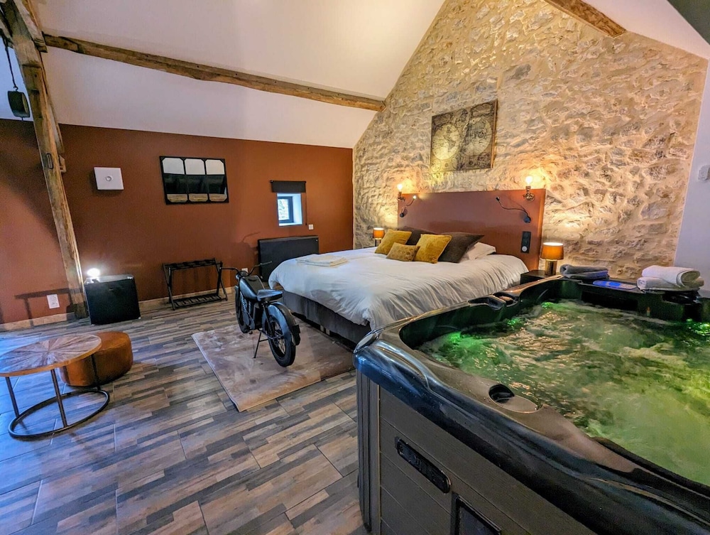 Executive Room, Hot Tub photo 1