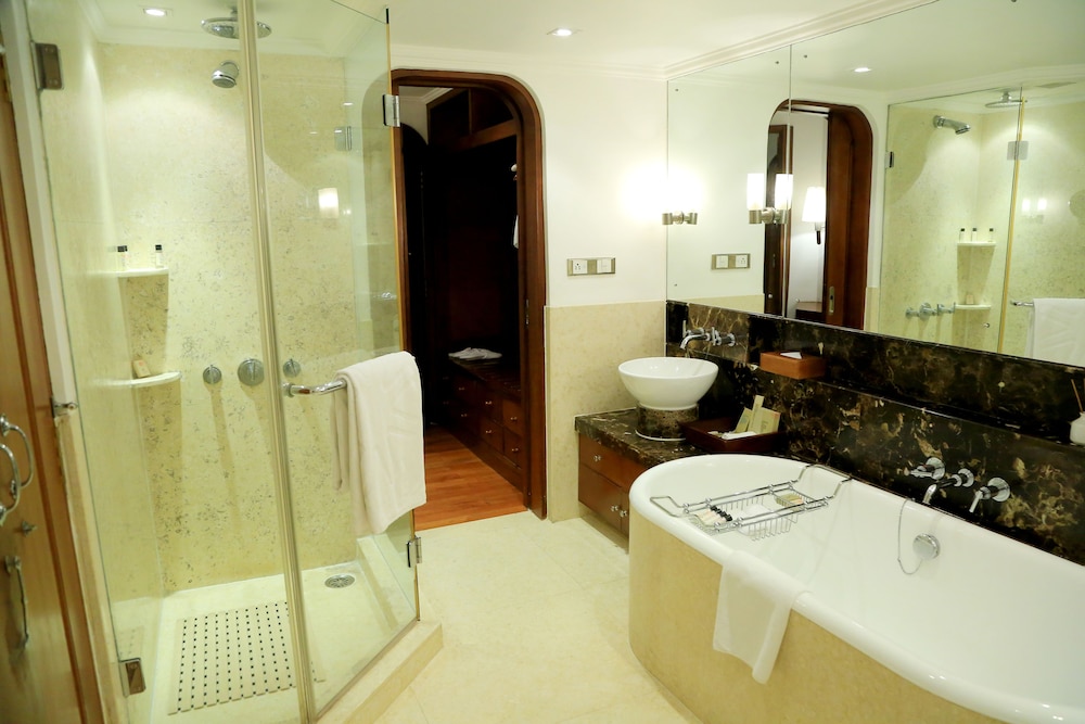 Tower Wing, Luxury Suite, 1 Bedroom, Sea View photo 3