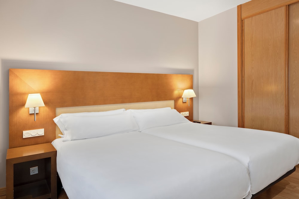 Twin Room - Photo 4