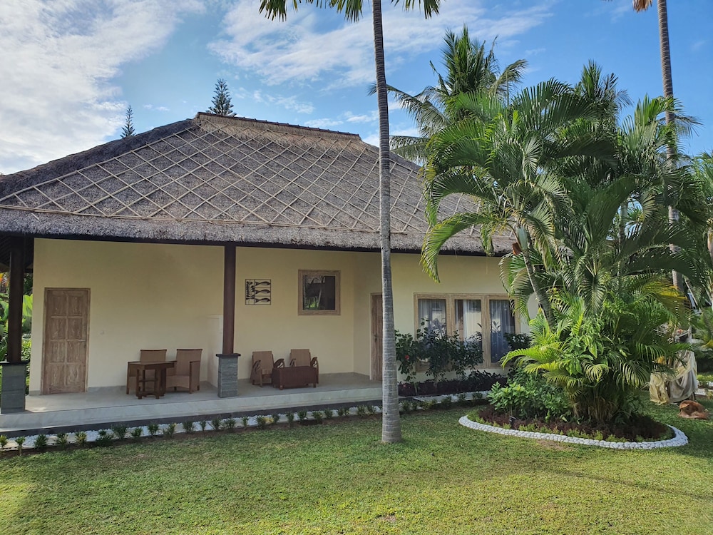 Garden Villas photo 2