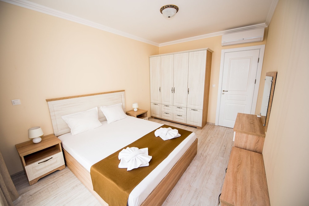 Family Apartment, 1 Bedroom, Balcony, Partial Sea View photo 1