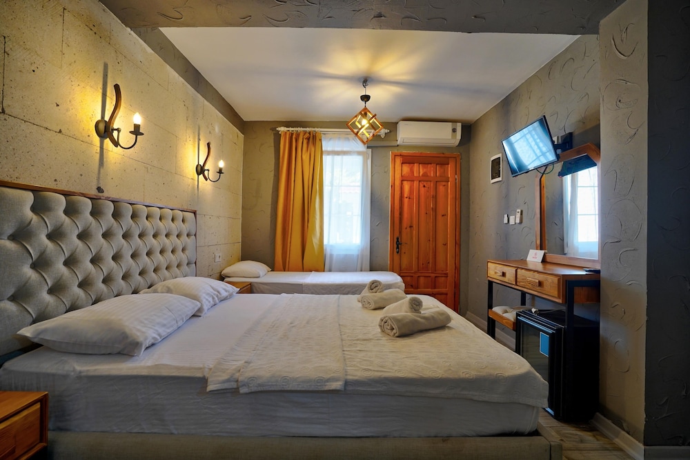 Standard Triple Room - Photo 3