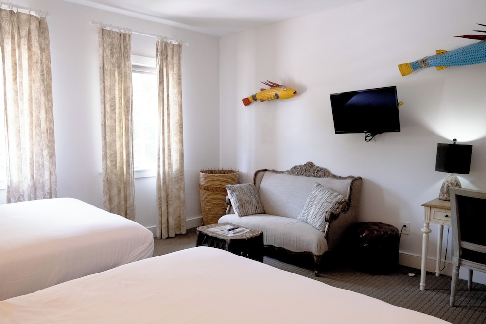 Comfort Double Room, 2 Queen Beds photo 3