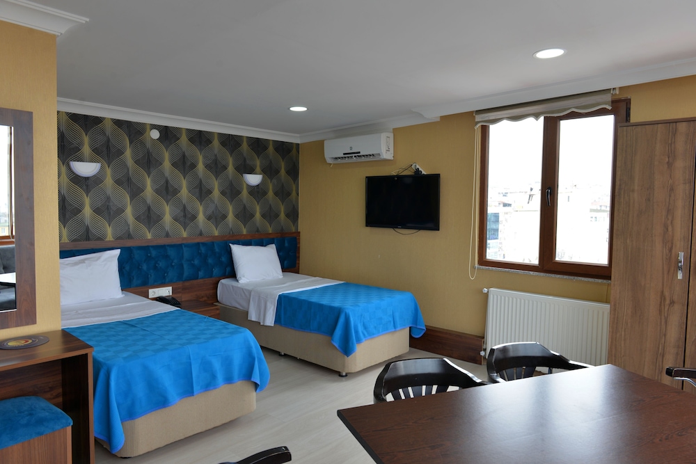 Double or Twin Room photo 3