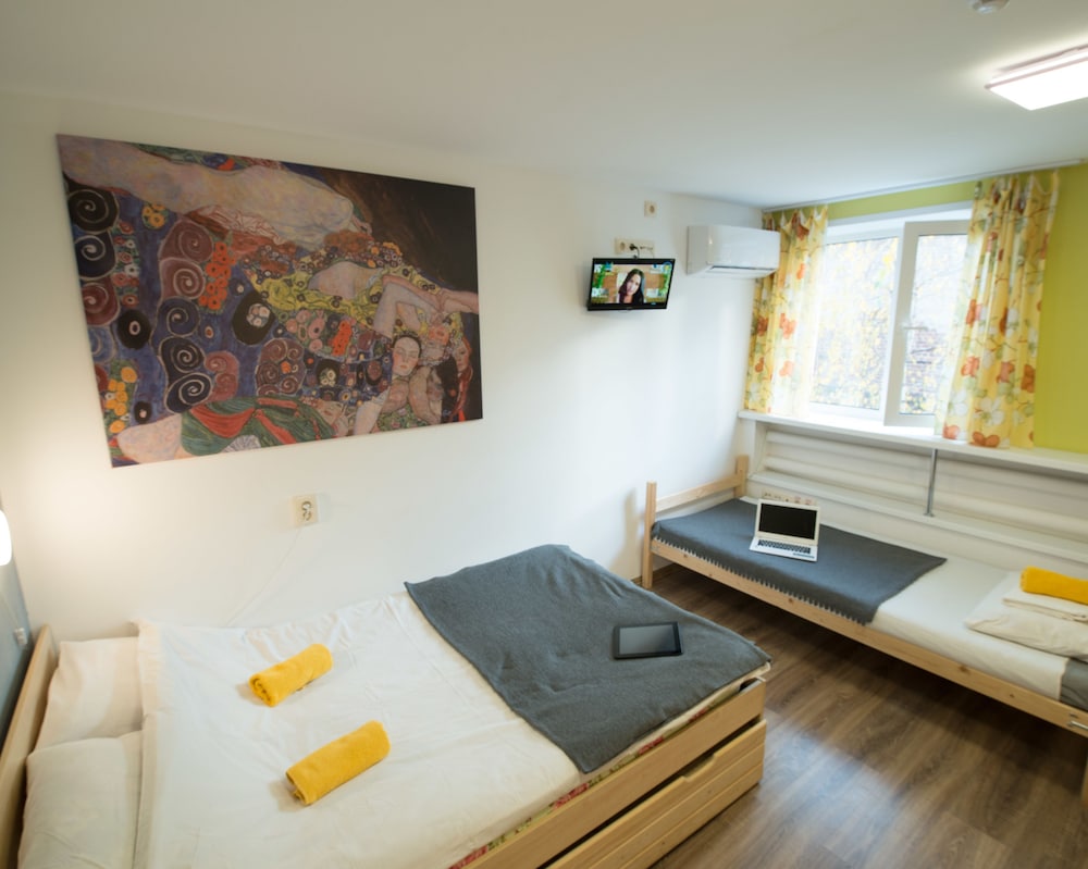 Family Room (Double, Bunk and Single beds) photo 1