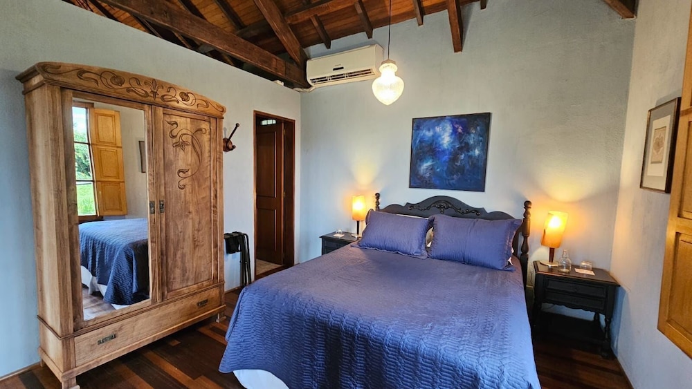 Villa photo 2