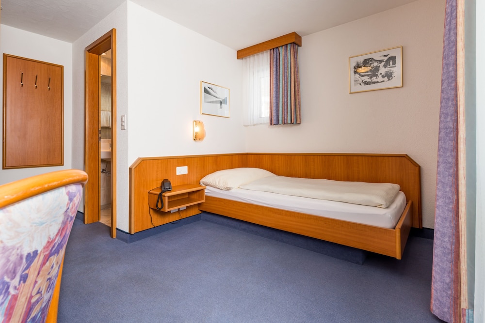 Single Room, 1 Twin Bed photo 2