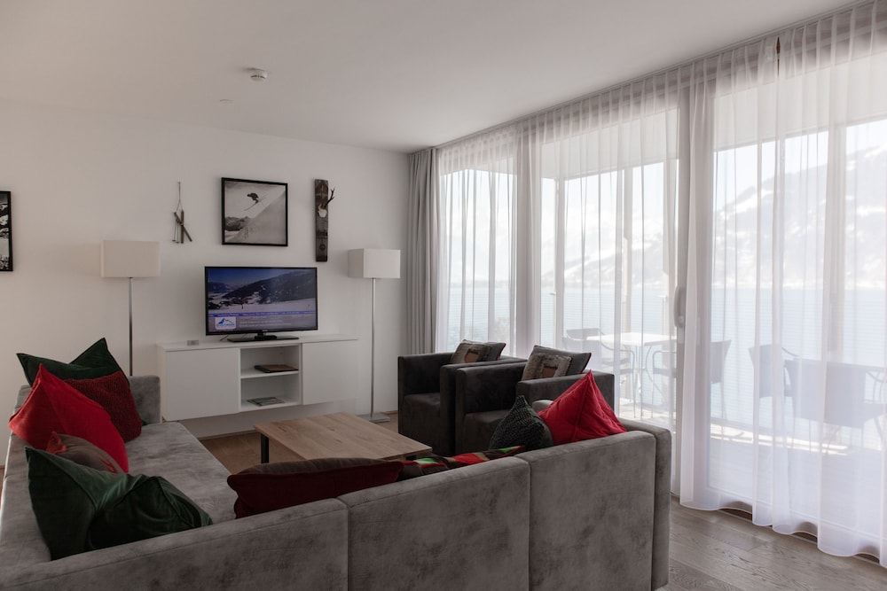Apartment, 3 Bedrooms, Lake View (BV5.4 / Excl. 215 EUR cleaning fee) photo 1