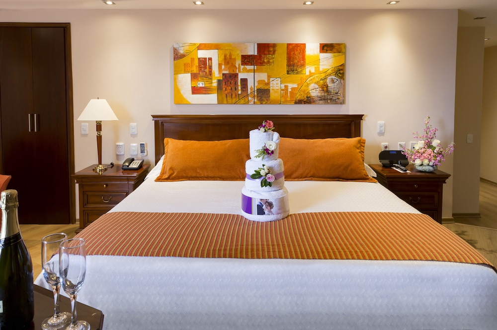 Deluxe Room, 1 Queen Bed - Photo 1