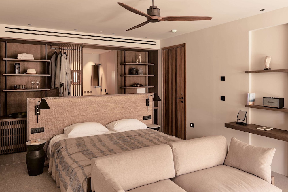 Private Pool Suite - Photo 5