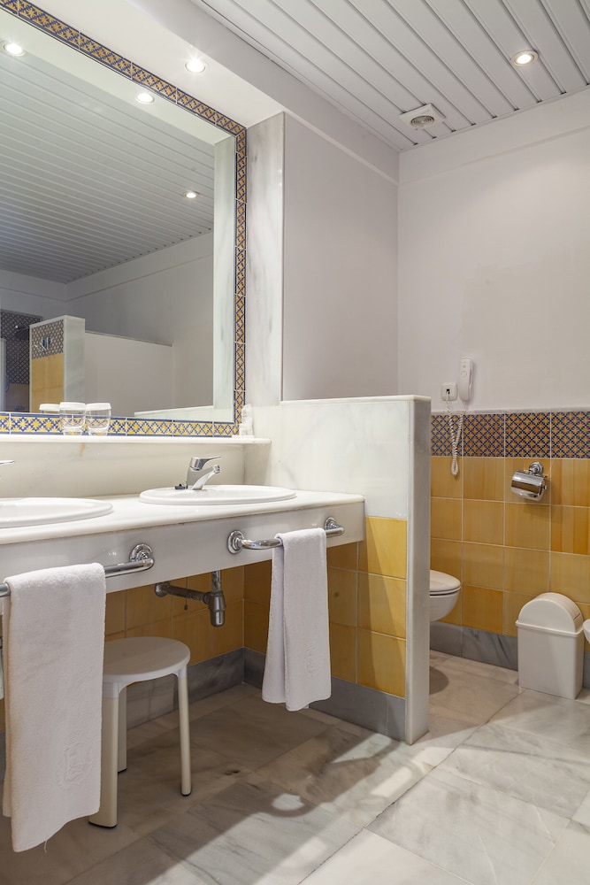 Standard Double Room - Photo 5