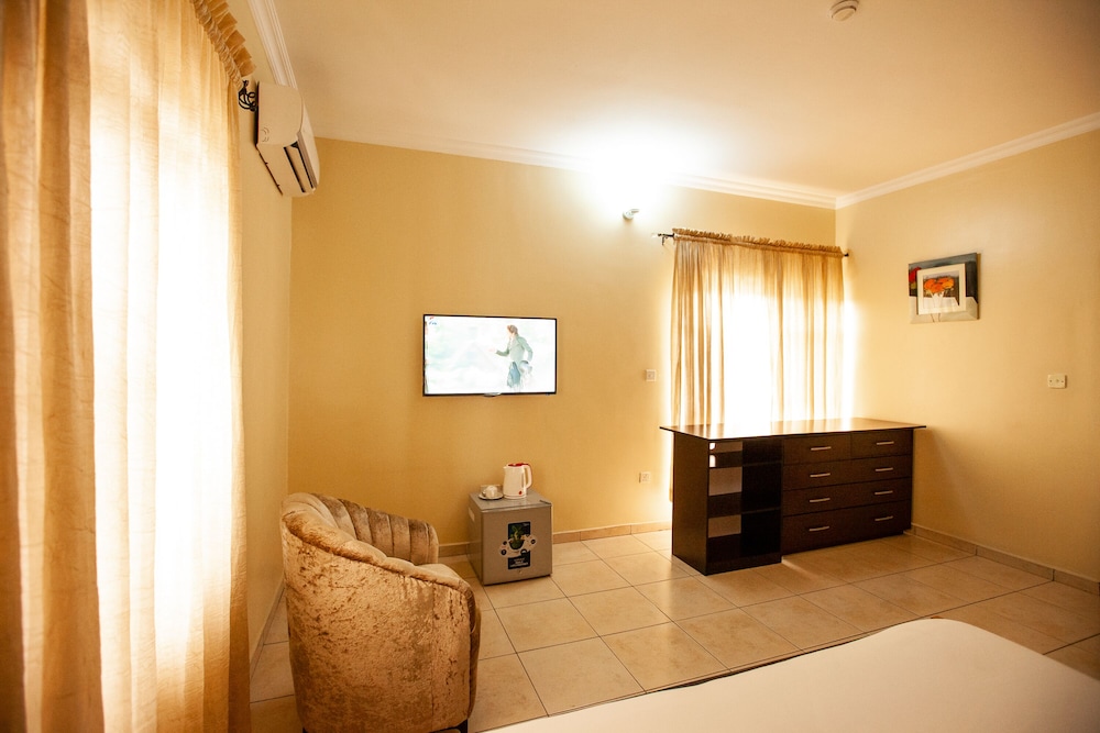 Presidential Triple Room photo 2