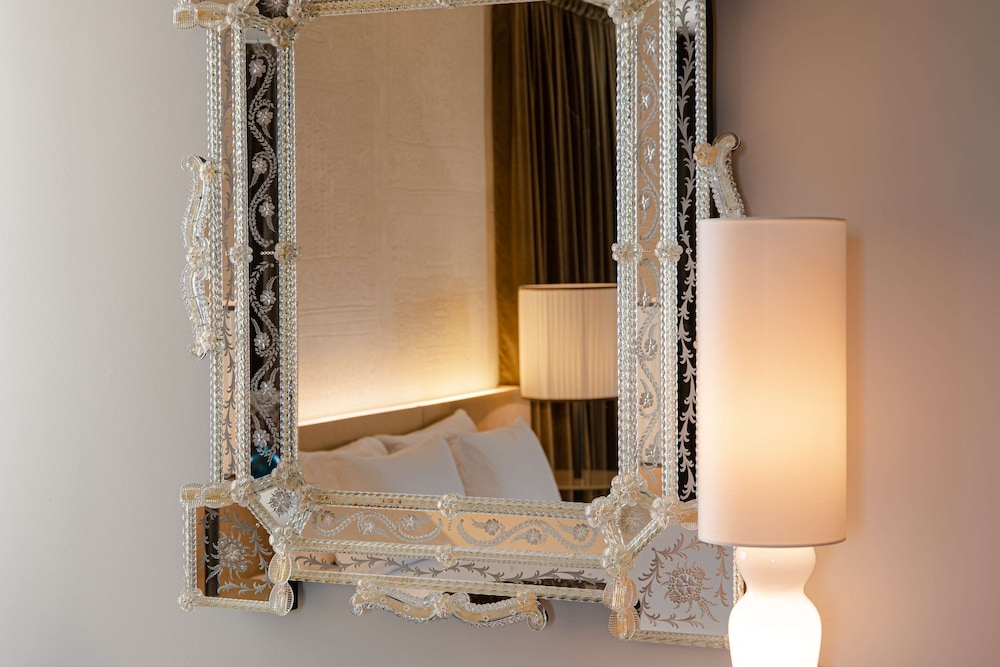 Junior Suite, 1 King Bed (Murano Junior Suite w/ Canal View)