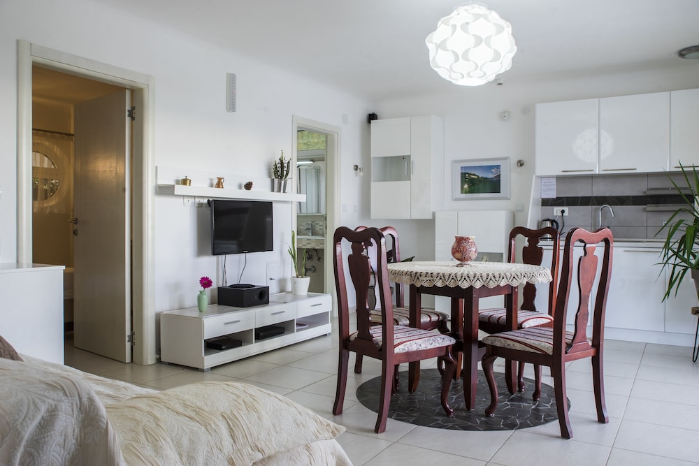 Deluxe Apartment, 1 Bedroom, Balcony photo 1