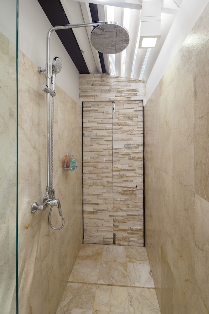 Luxury Villa, 4 Bedrooms photo 2