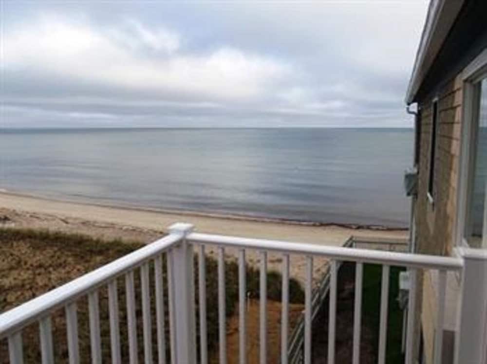 Standard Room, 1 Queen Bed, Ocean View (Value Ocean View)