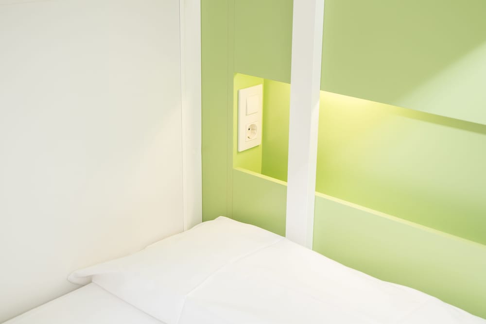 Standard Triple Room, Mixed Dorm, Private Bathroom photo 3