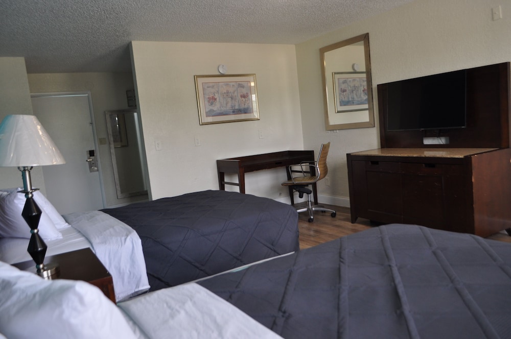 Comfort Double or Twin Room, 2 Double Beds photo 2