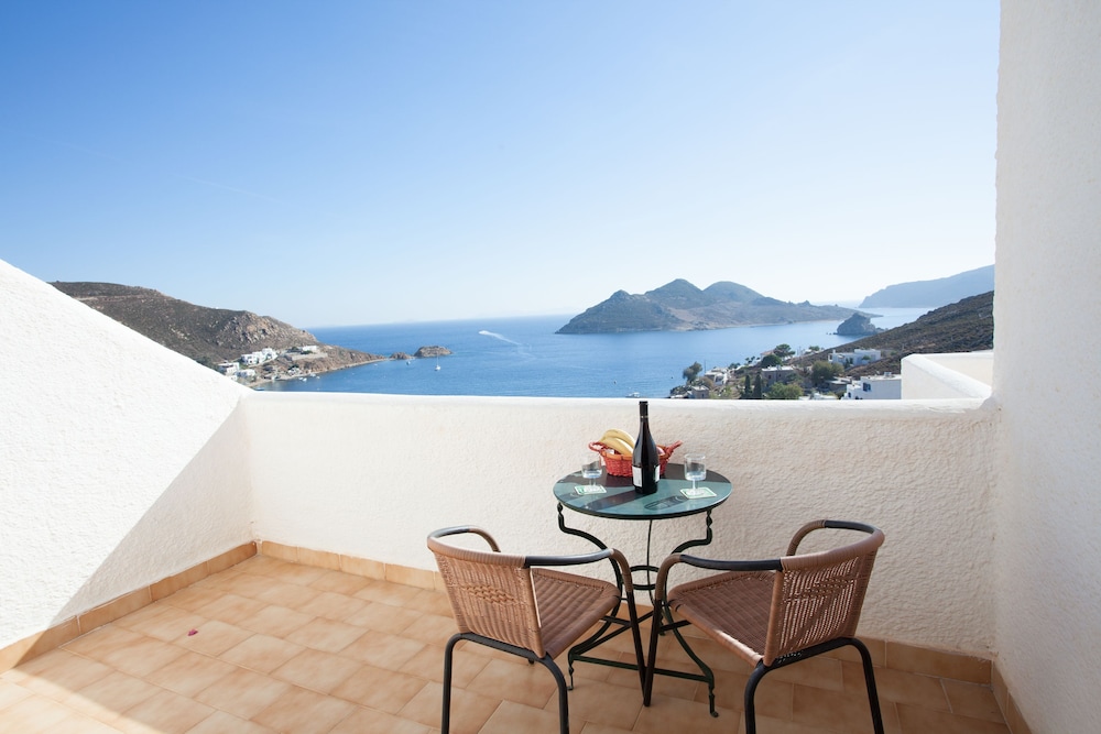 Double or Twin Room, Sea View - Photo 5