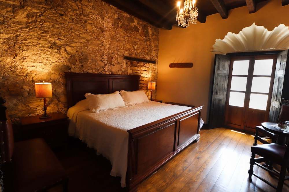 King Suite ,1 King bed, No smoking I