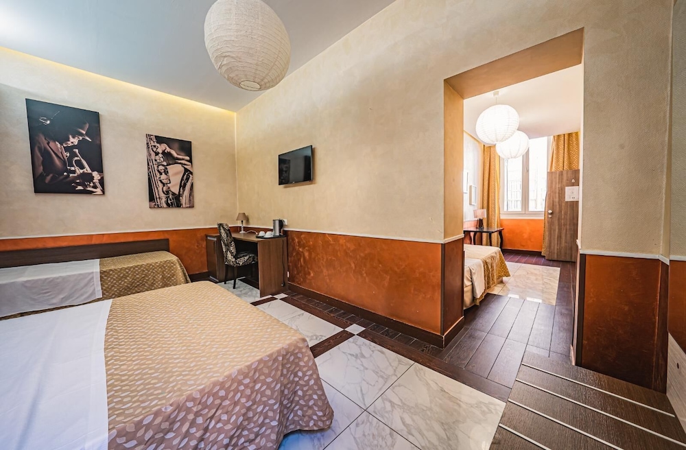 Comfort Suite photo 2